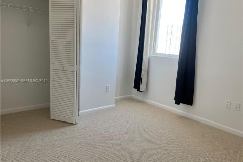 Condominio en alquiler en Miami, Florida, 2 dormitorios, 87.33 m2 № 1982079 - foto 12