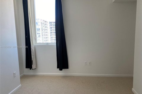 Condominio en alquiler en Miami, Florida, 2 dormitorios, 87.33 m2 № 1982079 - foto 13