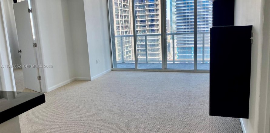 Condominio en Miami, Florida, 2 dormitorios  № 1982079