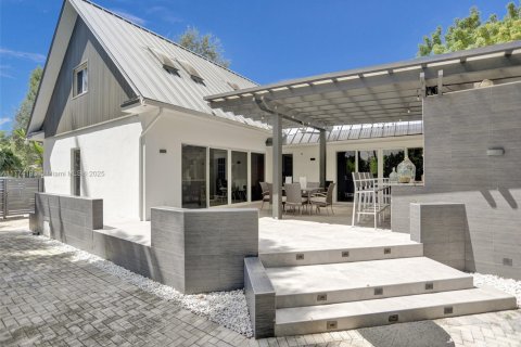 House in Miami Shores, Florida 4 bedrooms, 252.42 sq.m. № 2003568 - photo 12