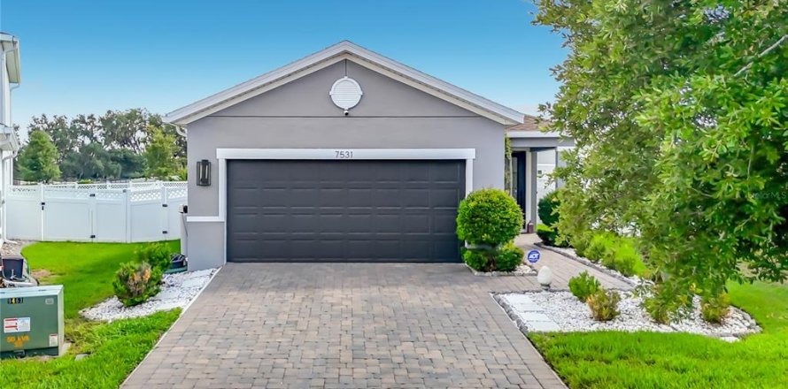 House in Wesley Chapel, Florida 4 bedrooms, 150.13 sq.m. № 2258932