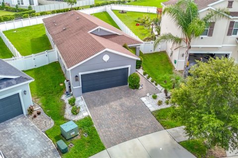 House in Wesley Chapel, Florida 4 bedrooms, 150.13 sq.m. № 2258932 - photo 7