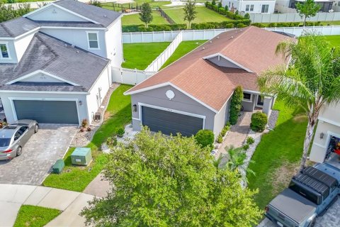 House in Wesley Chapel, Florida 4 bedrooms, 150.13 sq.m. № 2258932 - photo 9
