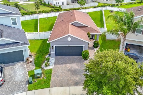 House in Wesley Chapel, Florida 4 bedrooms, 150.13 sq.m. № 2258932 - photo 8