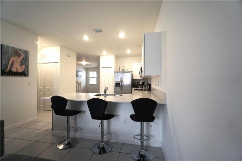 Touwnhouse à vendre à Miami, Floride: 4 chambres, 169.08 m2 № 2082366 - photo 13