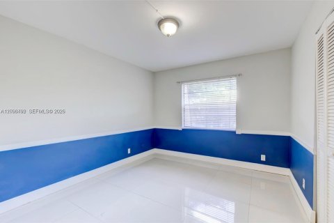 Villa ou maison à vendre à Tamarac, Floride: 2 chambres, 105.54 m2 № 2394677 - photo 17