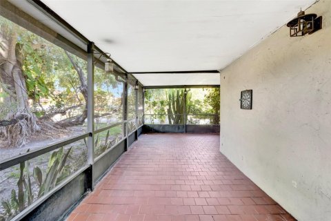 Villa ou maison à vendre à Tamarac, Floride: 2 chambres, 105.54 m2 № 2394677 - photo 24