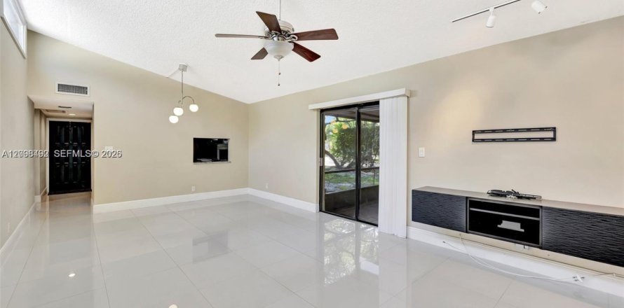 Villa ou maison à Tamarac, Floride 2 chambres, 105.54 m2 № 2394677