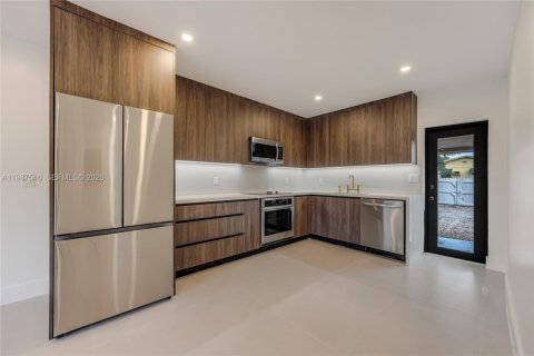 Купить виллу или дом в Майами, Флорида 3 спальни, 111.48м2, № 2048902 - фото 7