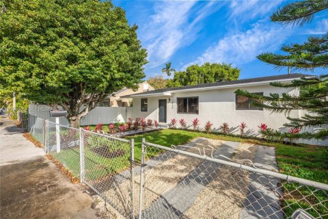 Купить виллу или дом в Майами, Флорида 3 спальни, 111.48м2, № 2048902 - фото 28