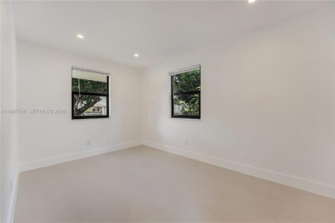Купить виллу или дом в Майами, Флорида 3 спальни, 111.48м2, № 2048902 - фото 11