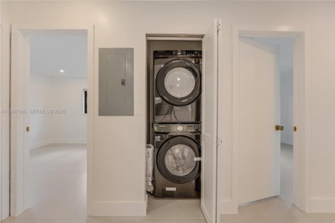 Купить виллу или дом в Майами, Флорида 3 спальни, 111.48м2, № 2048902 - фото 26