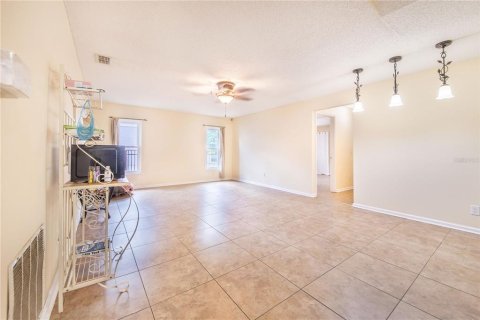 Villa ou maison à vendre à Kissimmee, Floride: 3 chambres, 172.33 m2 № 1716724 - photo 13