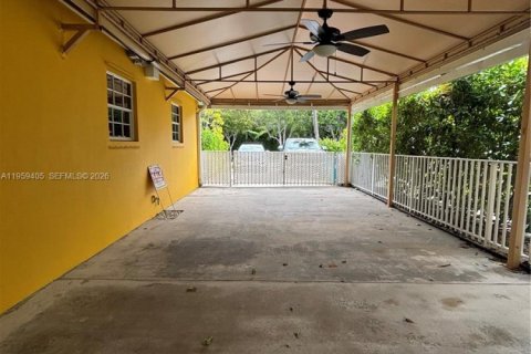 Купить виллу или дом в Ки-Бискейн, Флорида 3 спальни, 129.23м2, № 2028162 - фото 2