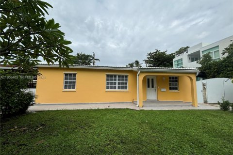 Дом в Ки-Бискейн, Флорида 3 спальни, 129.23м2 № 2028162