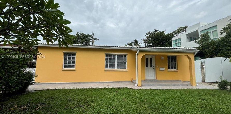 Дом в Ки-Бискейн, Флорида 3 спальни, 129.23м2 № 2028162