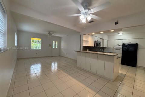 Купить виллу или дом в Ки-Бискейн, Флорида 3 спальни, 129.23м2, № 2028162 - фото 4