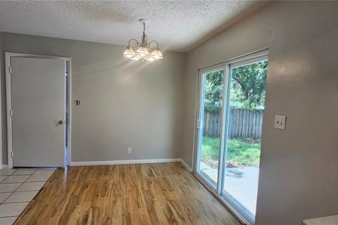 House in Seffner, Florida 4 bedrooms, 148.64 sq.m. № 1778173 - photo 9