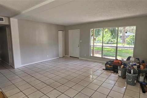 House in Seffner, Florida 4 bedrooms, 148.64 sq.m. № 1778173 - photo 3