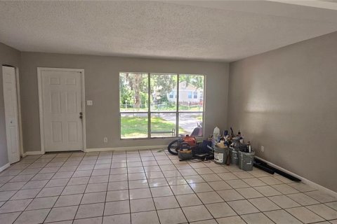 House in Seffner, Florida 4 bedrooms, 148.64 sq.m. № 1778173 - photo 4