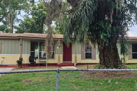 House in Seffner, Florida 4 bedrooms, 148.64 sq.m. № 1778173 - photo 2
