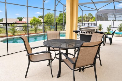 House in Davenport, Florida 4 bedrooms, 196.95 sq.m. № 2400392 - photo 30