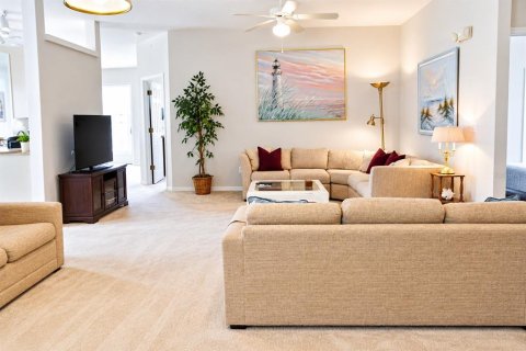 House in Davenport, Florida 4 bedrooms, 196.95 sq.m. № 2400392 - photo 8