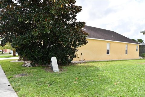 House in Davenport, Florida 4 bedrooms, 196.95 sq.m. № 2400392 - photo 6