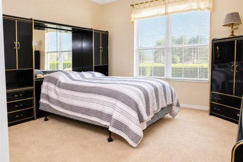 House in Davenport, Florida 4 bedrooms, 196.95 sq.m. № 2400392 - photo 14