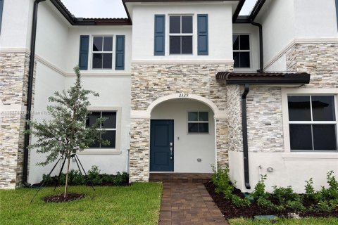 Townhouse in Miami, Florida 3 bedrooms, 137.77 sq.m. № 2054676