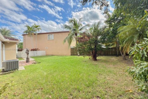 Casa en venta en Miami, Florida, 3 dormitorios, 130.62 m2 № 1965829 - foto 22