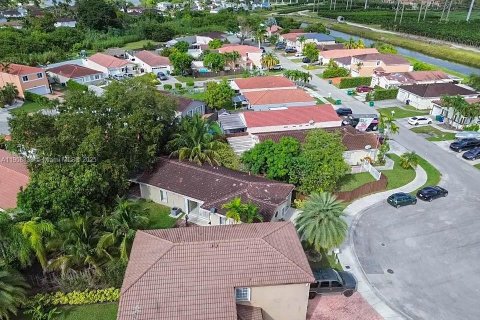 Casa en venta en Miami, Florida, 3 dormitorios, 130.62 m2 № 1965829 - foto 24