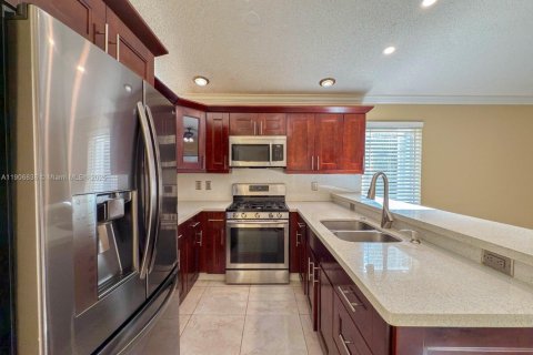 Casa en venta en Miami, Florida, 3 dormitorios, 130.62 m2 № 1965829 - foto 4