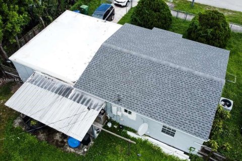 House in Miami Gardens, Florida 2 bedrooms, 88.26 sq.m. № 1930223 - photo 20