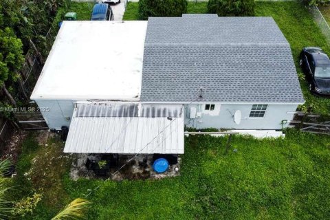 House in Miami Gardens, Florida 2 bedrooms, 88.26 sq.m. № 1930223 - photo 19