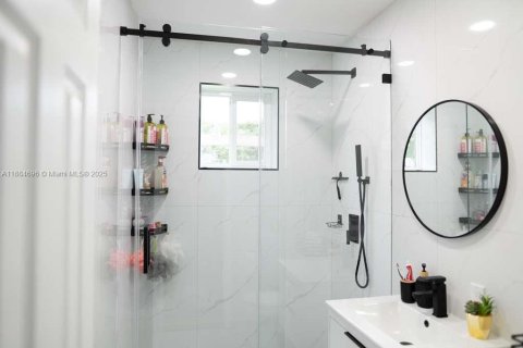 House in Miami Gardens, Florida 2 bedrooms, 88.26 sq.m. № 1930223 - photo 12