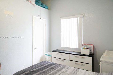 House in Miami Gardens, Florida 2 bedrooms, 88.26 sq.m. № 1930223 - photo 15