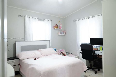 House in Miami Gardens, Florida 2 bedrooms, 88.26 sq.m. № 1930223 - photo 10