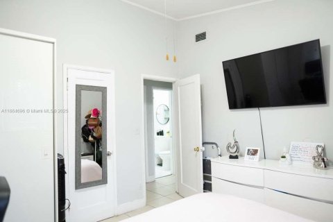 House in Miami Gardens, Florida 2 bedrooms, 88.26 sq.m. № 1930223 - photo 11