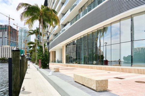 Condominio en venta en Miami, Florida, 7 dormitorios, 1845.78 m2 № 1865360 - foto 20