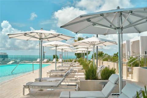Condominio en venta en Miami, Florida, 7 dormitorios, 1845.78 m2 № 1865360 - foto 23