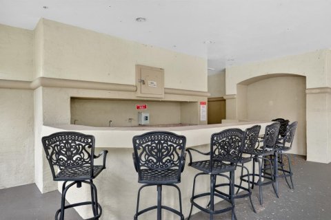 Condo in Altamonte Springs, Florida, 2 bedrooms  № 2230704 - photo 11