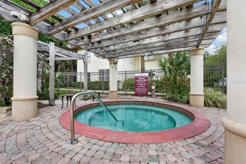 Condo in Altamonte Springs, Florida, 2 bedrooms  № 2230704 - photo 10