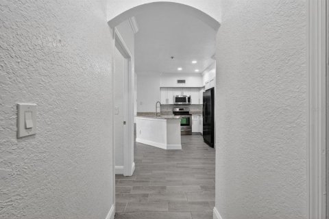 Condo in Altamonte Springs, Florida, 2 bedrooms  № 2230704 - photo 18
