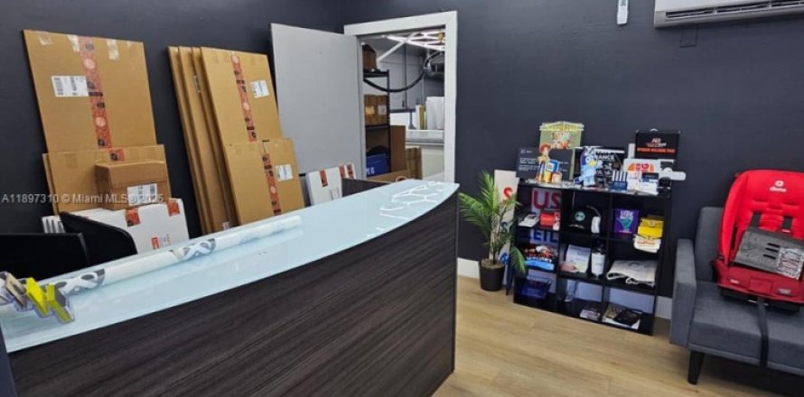 Immobilier commercial à Miami, Floride № 2038062