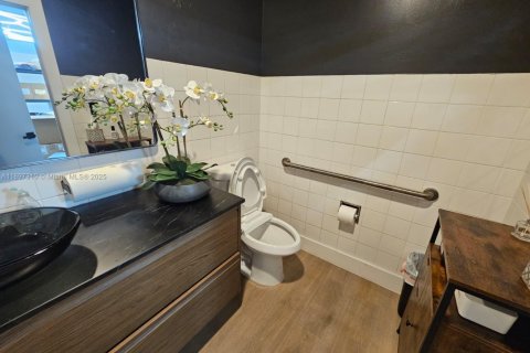 Immobilier commercial à vendre à Miami, Floride № 2038062 - photo 7