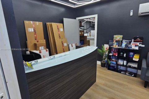 Immobilier commercial à vendre à Miami, Floride № 2038062 - photo 4