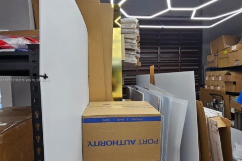 Immobilier commercial à vendre à Miami, Floride № 2038062 - photo 5