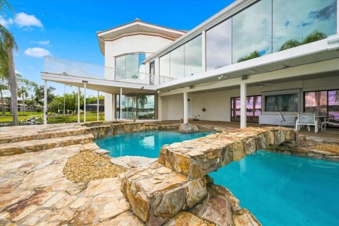 Casa en venta en Tampa, Florida, 6 dormitorios, 511.89 m2 № 2351958 - foto 20