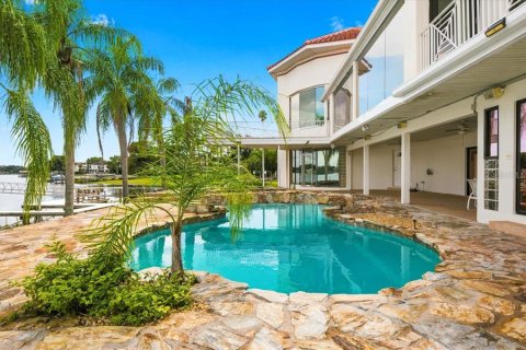 Casa en venta en Tampa, Florida, 6 dormitorios, 511.89 m2 № 2351958 - foto 16